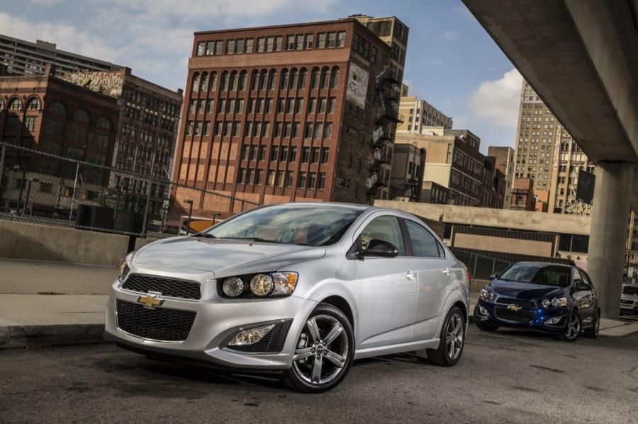  Chevrolet Sonic RS Sedan 2014 года  (фото 8 из 13)